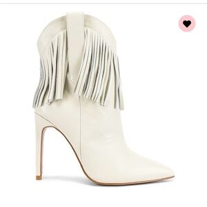 Wore once .. super cute 5.5